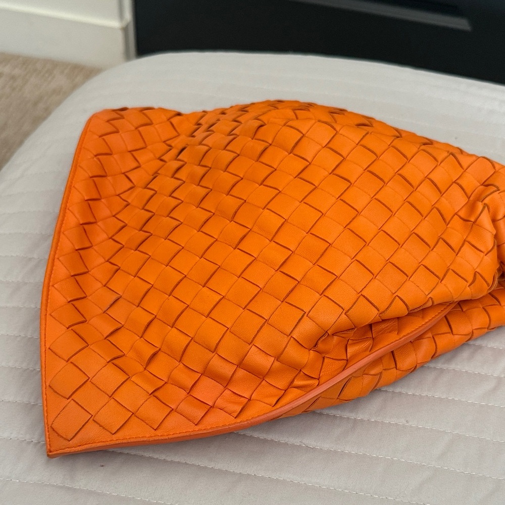 Bottega Veneta Intrecciato Twist Bag - Orange Handle Bags ... - Picture 5 of 14